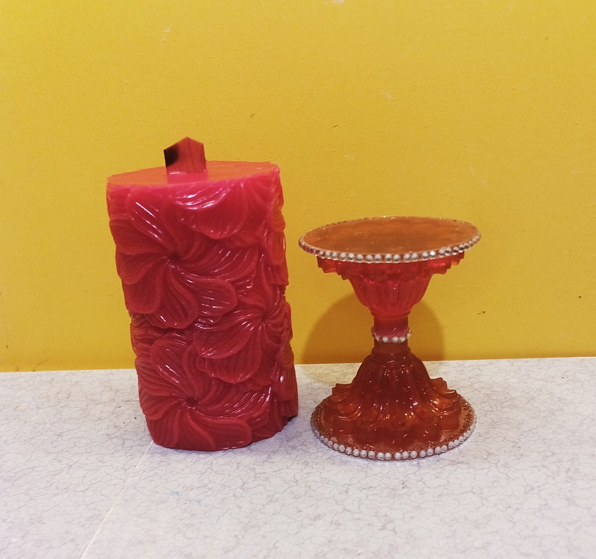 Soyawax dekoratif çiçekli mum ve mum kaidesi 6x10cm