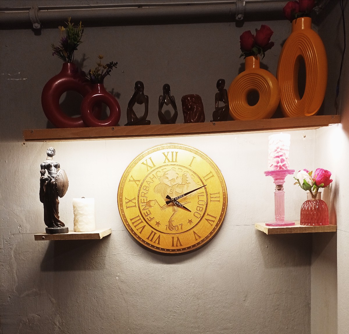 Ahşap lazer işleme fenerbahçe temalı duvar saatleri.