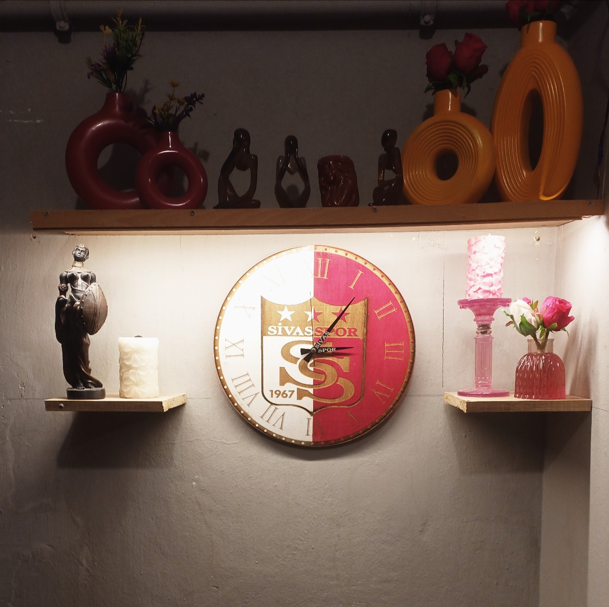 Ahşap lazer işleme 38x38cm sivas spor temalı dekoratif duvar saati.