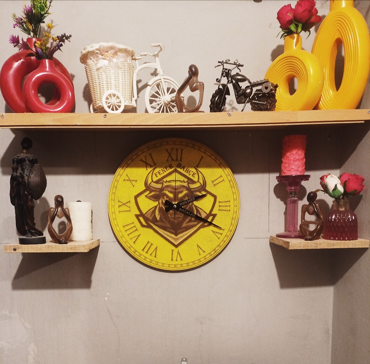 Ahşap lazer işleme 38x38cm fenerbahçe boğa temalı duvar saati.